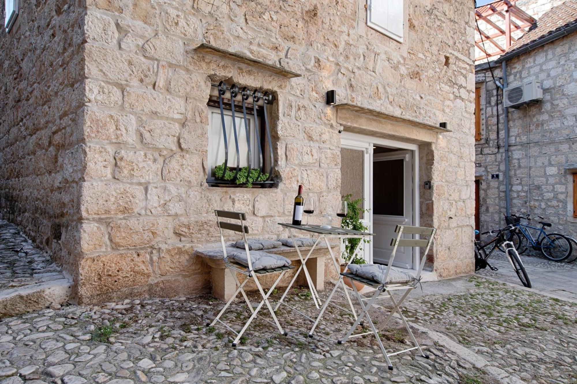 Apartment Kirinkin Vis Exterior photo